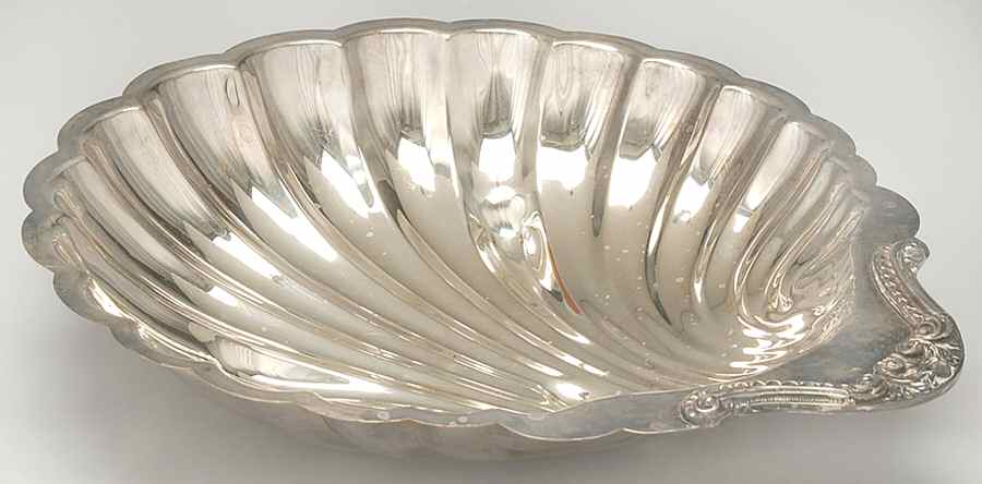 Silverplate Hollowware Silverplate Shell Shape Bowl by Unknown Manufacturer-1
