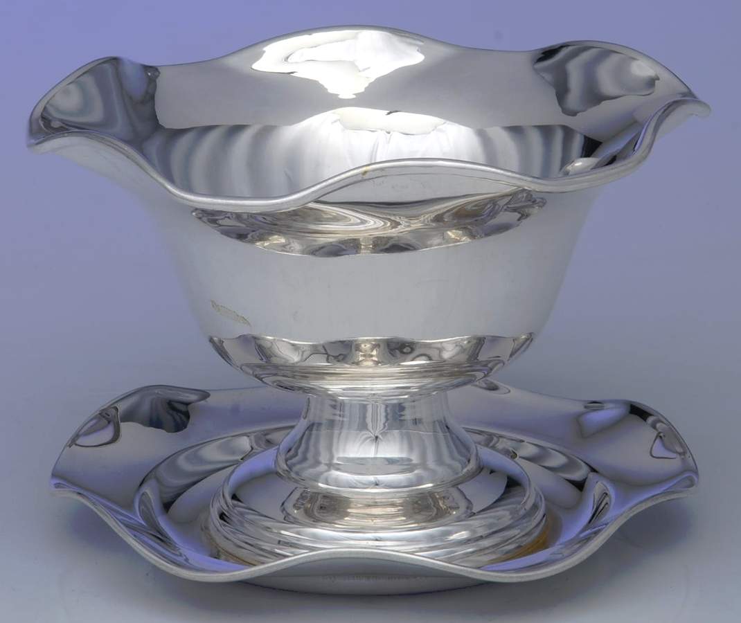 Silverplate Hollowware Sauce Boat W/Attached Underplate by Unknown Manufacturer-1