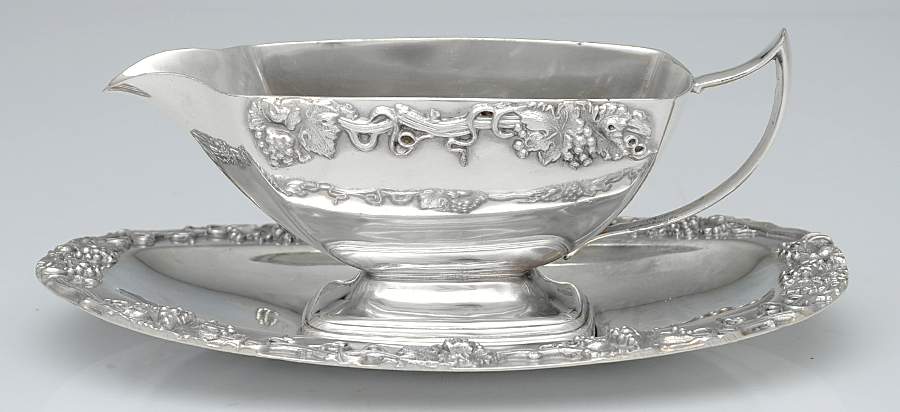Silverplate Hollowware Plated Gravy Boat & Underplate by Unknown Manufacturer-1