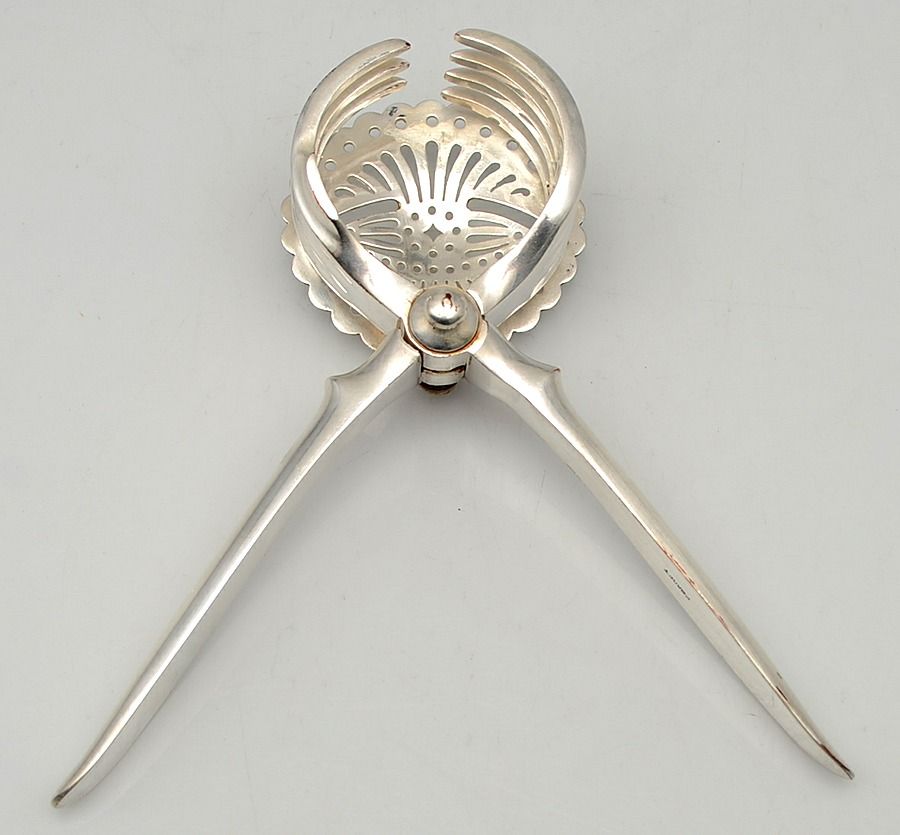 Silverplate Flatware Lemon Sqeezer/Strainer by Unknown Mfg Silver-4