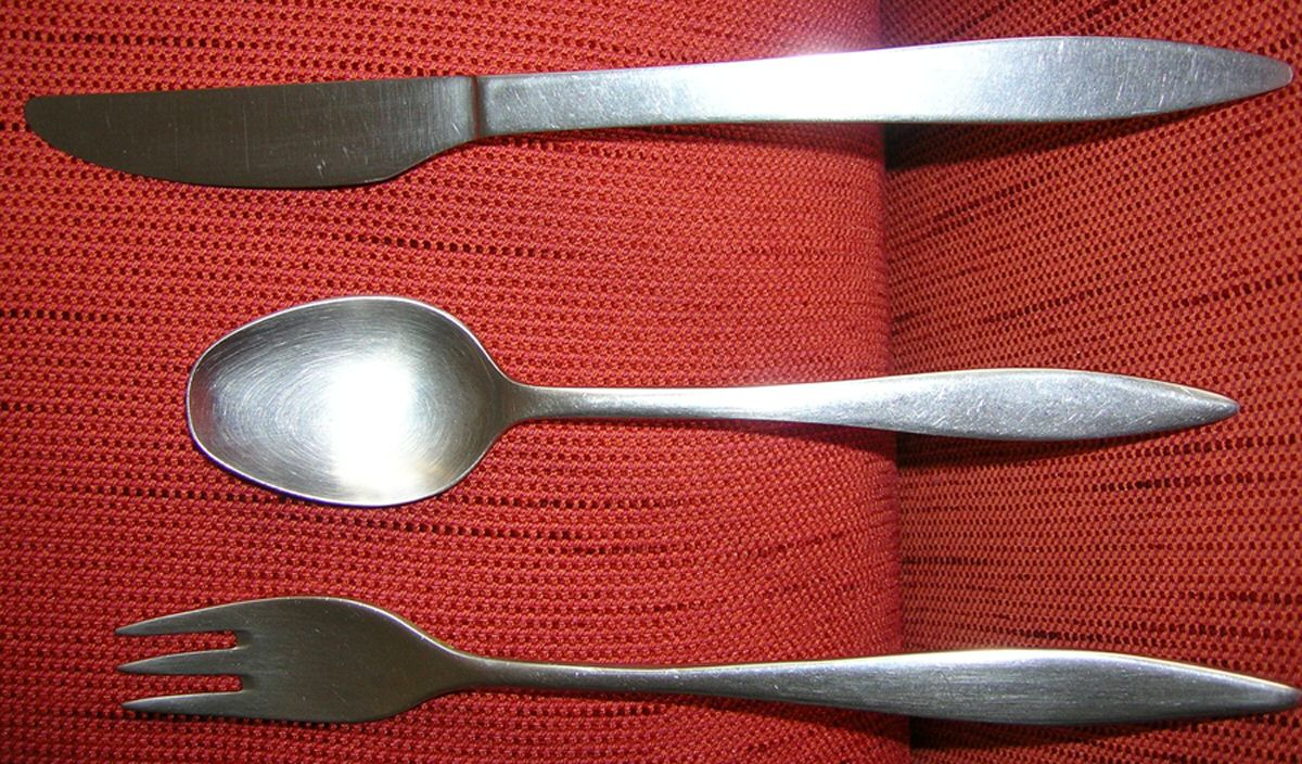 UNF582 (Stainless) Place/Oval Soup Spoon by Unknown Mfg Silver-1
