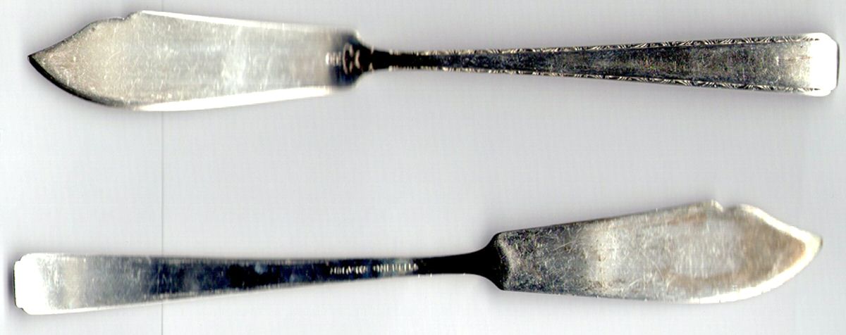 UNF644 (Sterling) Flat Handle Butter Spreader by Unknown Mfg Silver-1