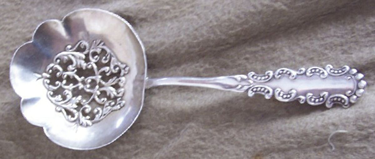 UNF673 (Sterling) Tomato Server, Solid Piece by Unknown Mfg Silver-1