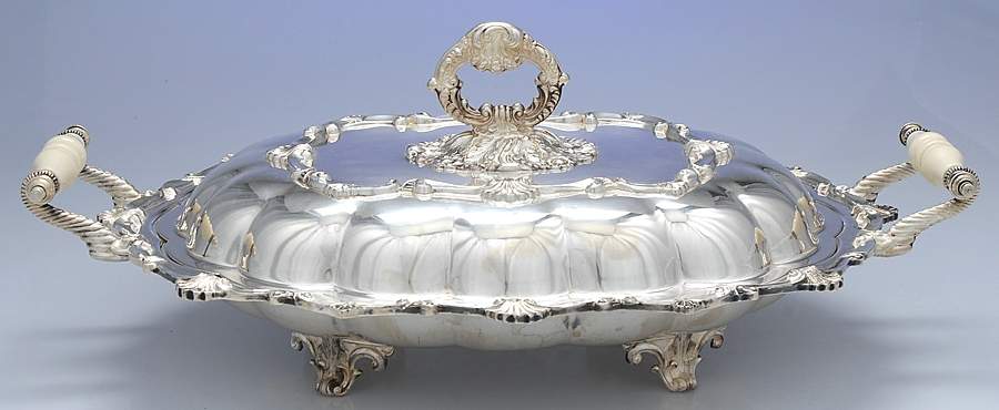 England Silverplate Hollowware Oval Buffet Server & Lid by Unknown Manufacturer-1