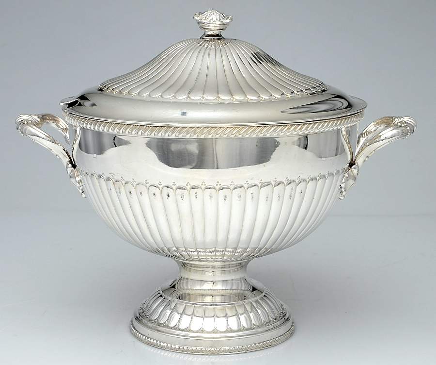 England Silverplate Hollowware Tureen & Lid by Unknown Manufacturer-1
