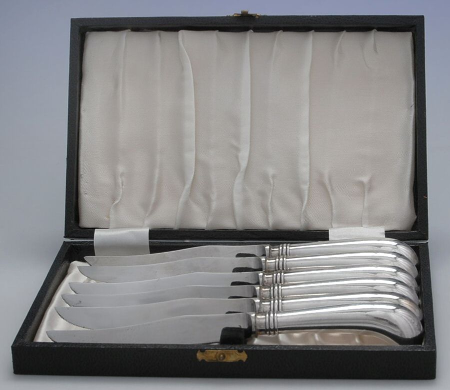 England Silverplate Flatware (Box Set of 6) Individual Steak Knives by Unknown Mfg Silver-1
