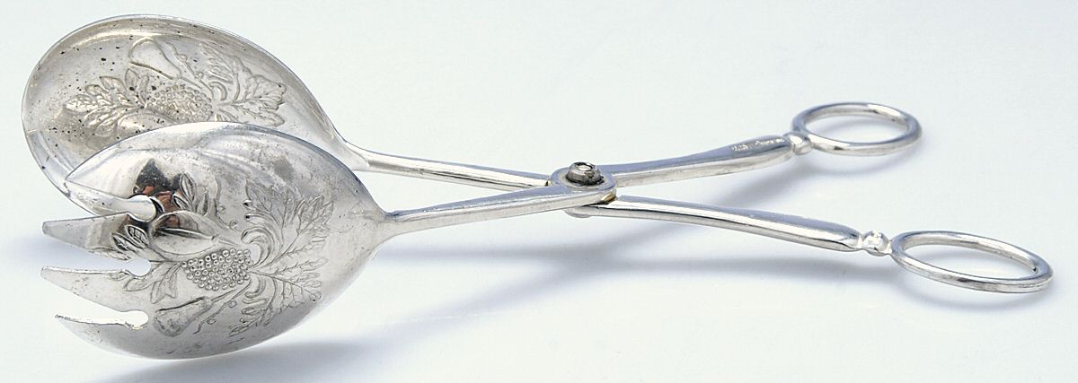 England Silverplate Flatware 1-Piece Salad Tongs by Unknown Mfg Silver-1