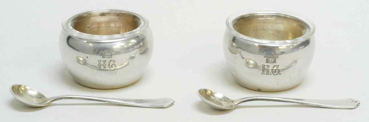 Austria Sterling Hollowware Individual Open Salt w/Crysal Liner&SaltSpoon-Pair by Unknown Manufacturer-1