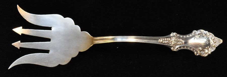 UNF745 (Sterling, 1899) Large Solid Tined Sardine Serving Fork by Unknown Mfg Silver-1