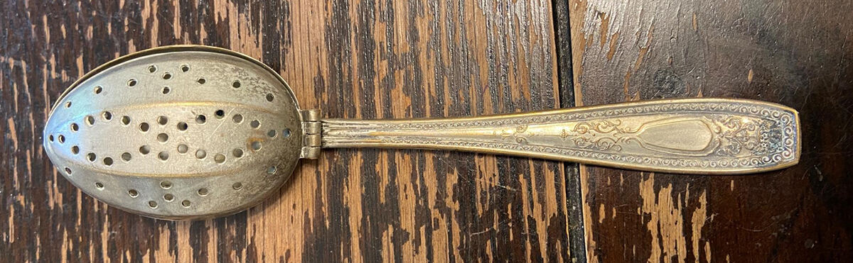 UNF1897 (Silverplate) Solid Individual Tea Ball Spoon by Unknown Mfg Silver-1
