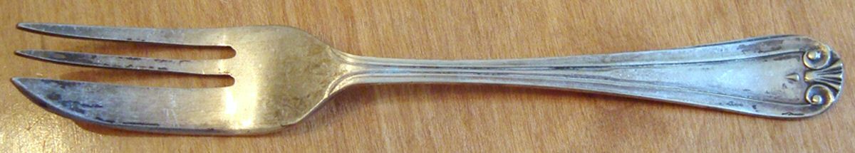 UNF1307 (Silverplate) Pastry Fork by Unknown Mfg Silver-1