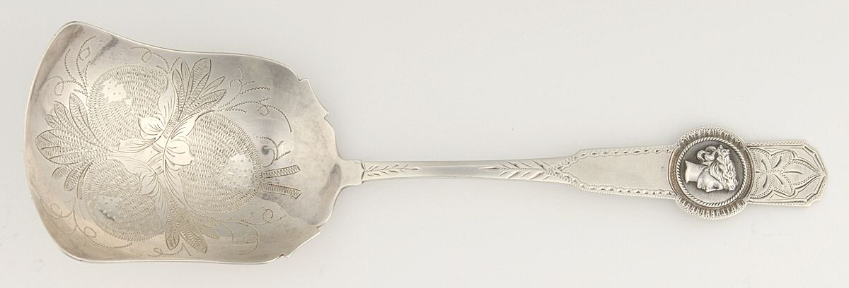 UNF1320 (Coin) Bright Cut Solid Serving Berry Scoop by Unknown Mfg Silver-1