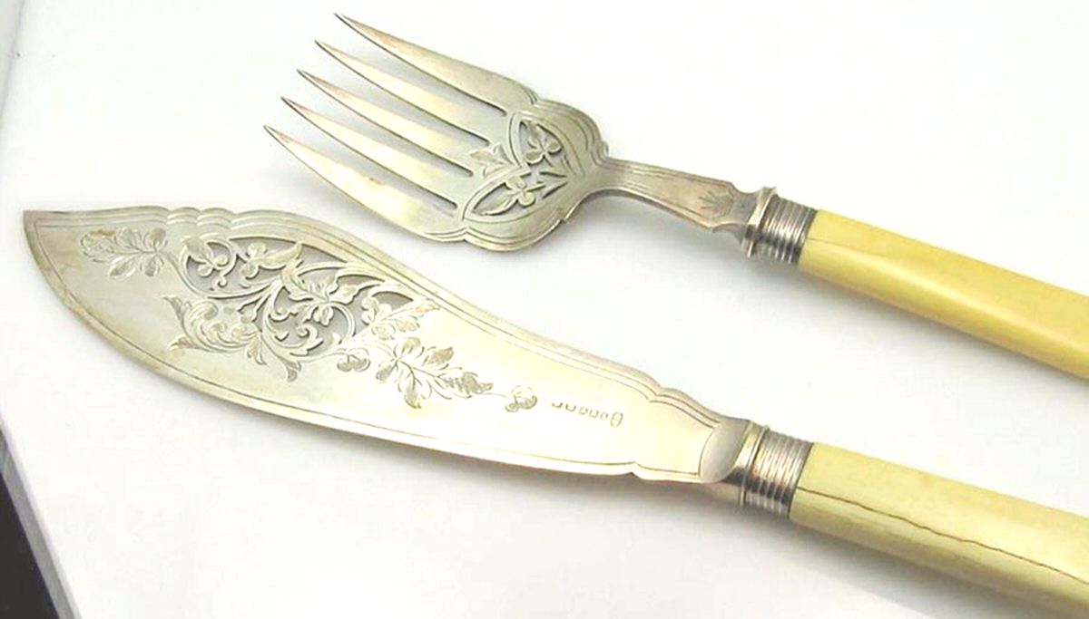 UNF1940 (Silverplate) Hollow Handle Fish Serving Set, Silverplate Blade by Unknown Mfg Silver-1