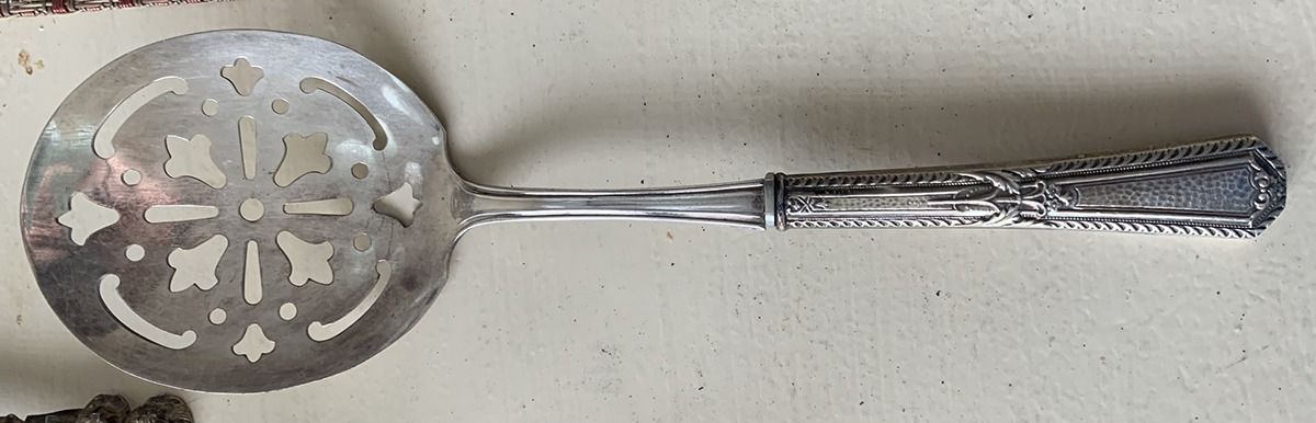 UNF1234-Hammered (Sterling) Tomato Server with Silverplate Blade by Unknown Mfg Silver-1