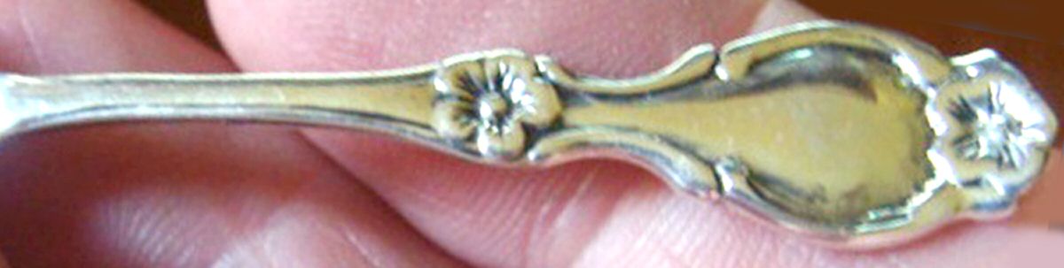 Lus60 (Sterling) Individual Salt Spoon by Lunt Silver-1