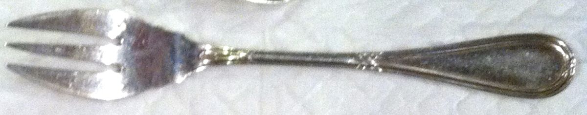 UNF1391 (Stainless) Individual Solid Fish Fork by Unknown Mfg Silver-1