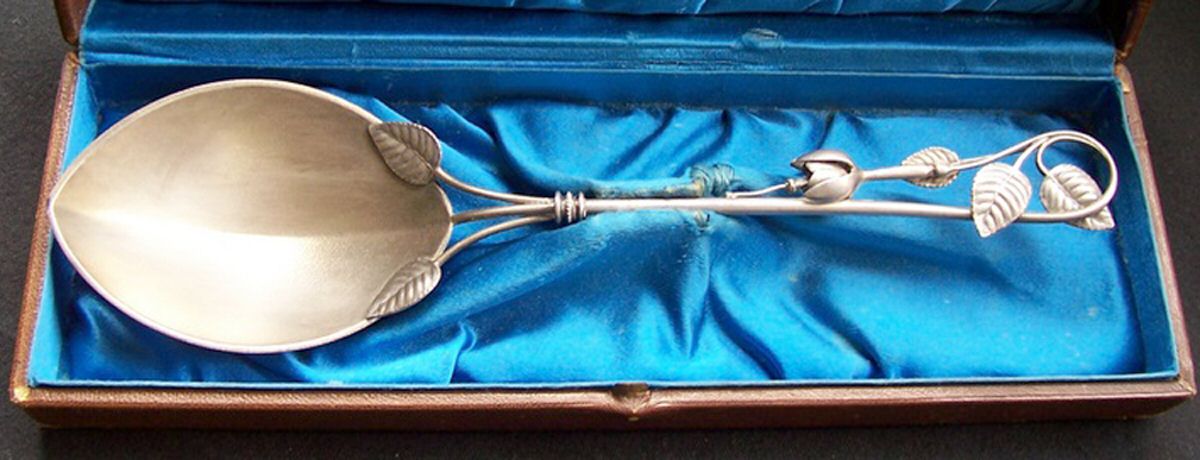 UNF2024 (Sterling) Solid Smooth Berry/Casserole Spoon by Unknown Mfg Silver-1