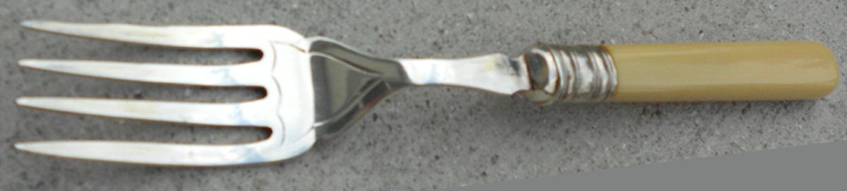 UNF1404 (Silverplate) Individual Solid Fish Fork by Unknown Mfg Silver-1
