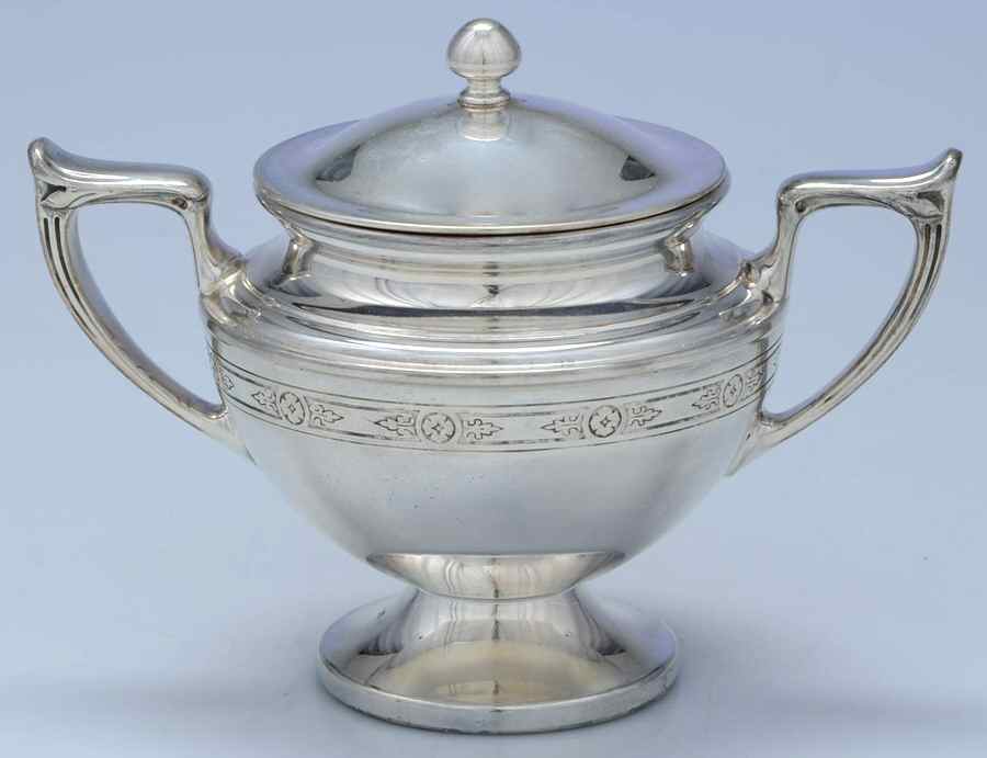 UNS6 (Silverplate, Hollowware) Sugar Bowl with Lid by Universal Silver-1