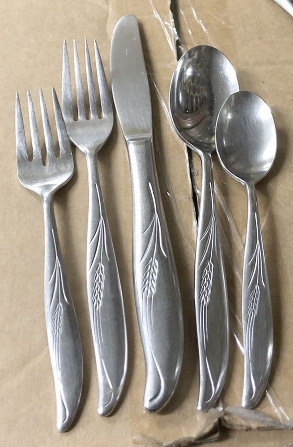 UNF747 (Stainless) Fork by Unknown Mfg Silver-1