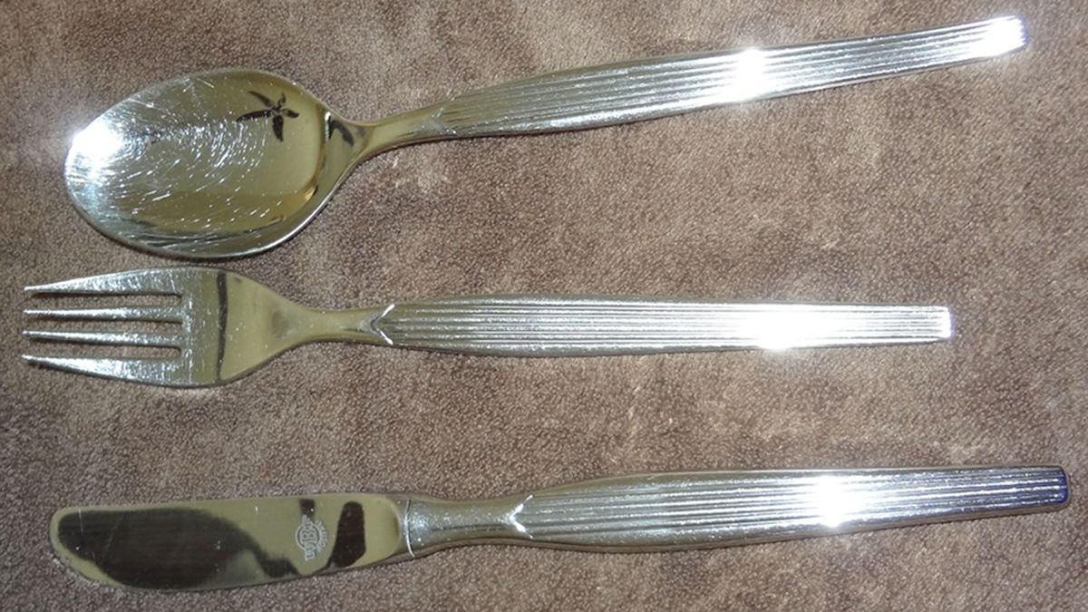 UNF2156 (Stainless) Place/Oval Soup Spoon by Unknown Mfg Silver-1