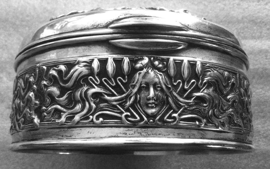 Queen of the Flowers (Sterling, Hollowware) Vanity Box with Hinged Lid by Unger Brothers-1