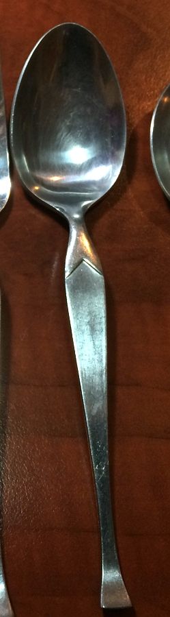 UNF2224 (Stainless) Place/Oval Soup Spoon by Unknown Mfg Silver-1