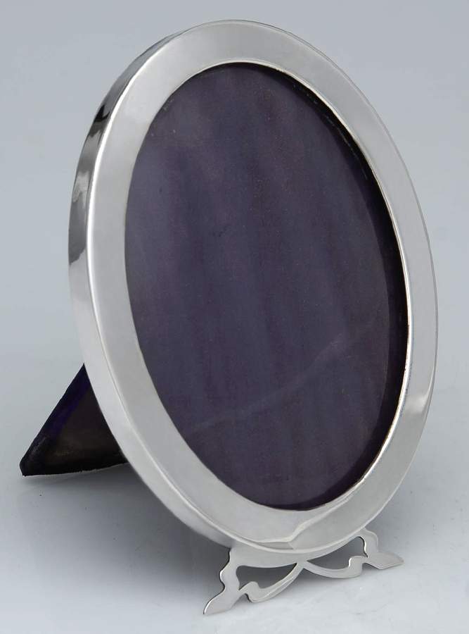 02647 (Sterling, Hollowware) Medium Oval Frame by Unger Brothers-1
