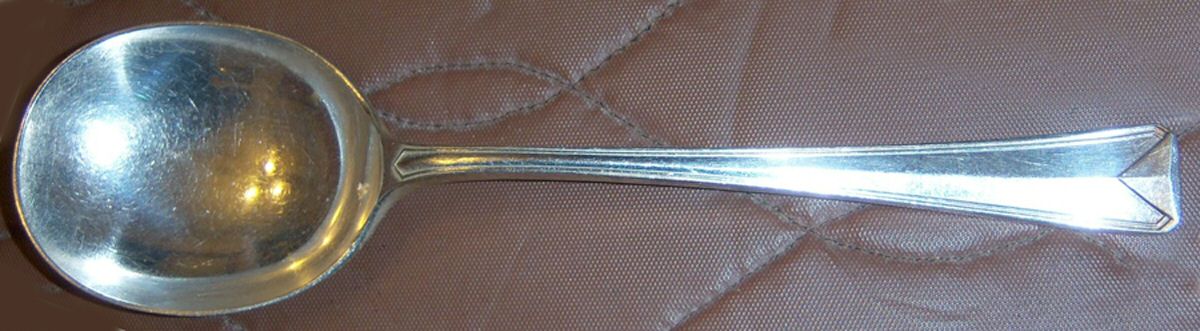 VIH3 (Silverplate) Round Bowl Soup Spoon (Cream Soup) by Viner & Hall (Sheffield)-1