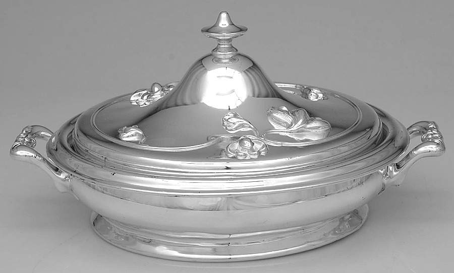 2604 (Silverplate, Hollowware) Silverplate Round Covered Casserole by Victoria Silverplate-1