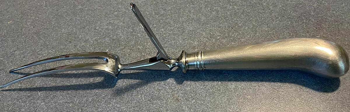 VS34 (Silverplate) Small Steak Carving Fork with Stainless Prongs by Viners of Sheffield-1