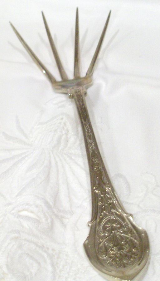 Angelo (Sterling, 1875) Large Lettuce Serving Fork by Wood & Hughes-1