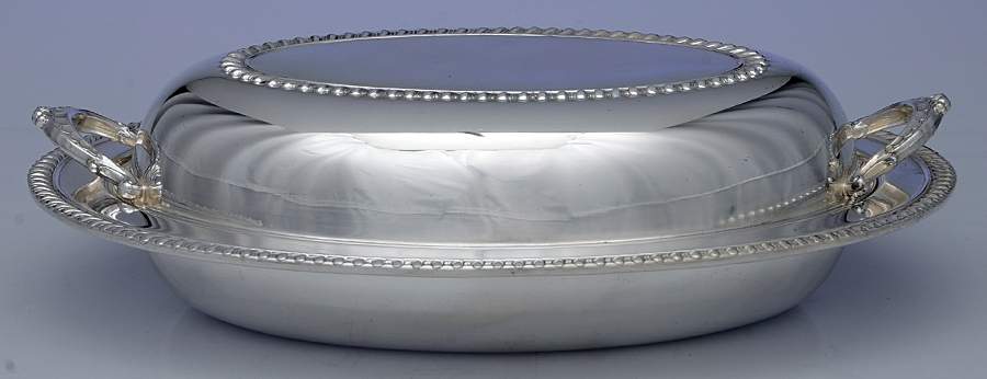 Avalon (Silverplate, Hollowware) (2 Pc) 11" Oval Double Vegetable by Wallace Silver-1