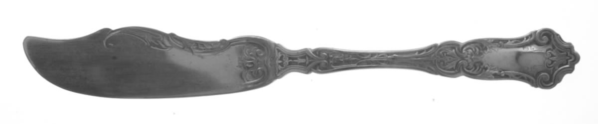 Cardinal (Silverplate, 1907) Flat Handle Master Butter Knife by Wallace Silver-1