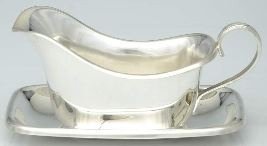 Chelsea (Sterling, Hollowware) Gravy Boat & Underplate by Wallace Silver-1