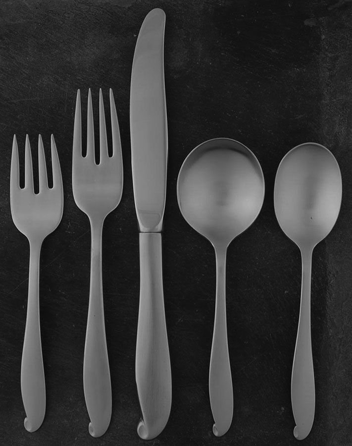 Circe (Stainless) 5 Piece Place Setting by Wallace Silver-1