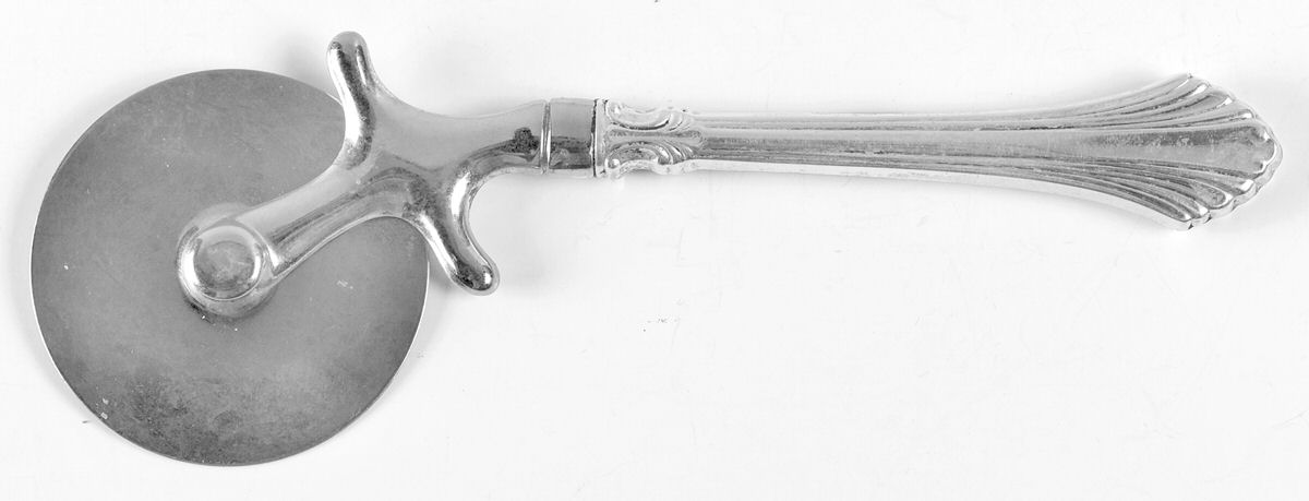 French Regency (Sterling, 1986) Pizza Cutter with Stainless Blade by Wallace Silver-1