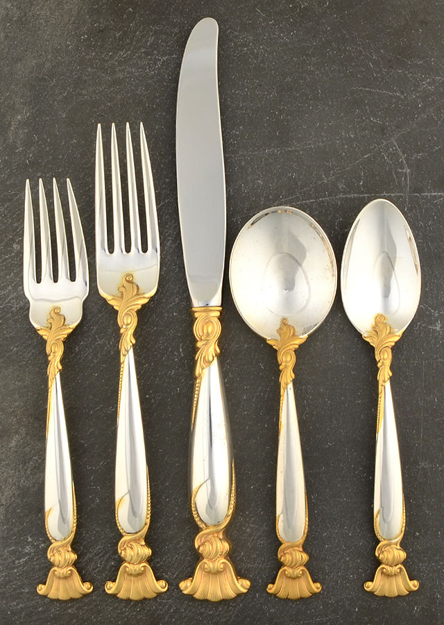 Golden Romance of The Sea (Sterling, Gold Accent) 5 Piece Place Size Setting by Wallace Silver-1