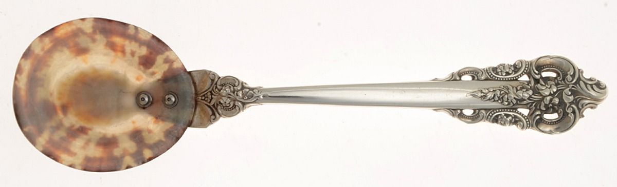 Grande Baroque (Sterling, 1941) Sterling Handle Shell Bowl Caviar Spoon CM by Wallace Silver-1