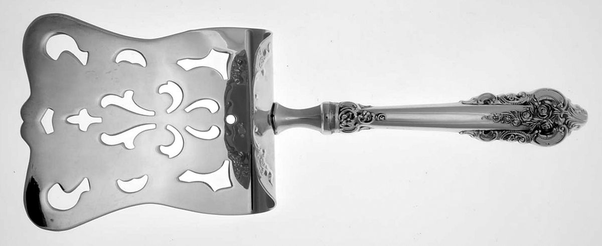 Grande Baroque (Sterling, 1941) Hollow Asparagus Server with Sterling Hood by Wallace Silver-1