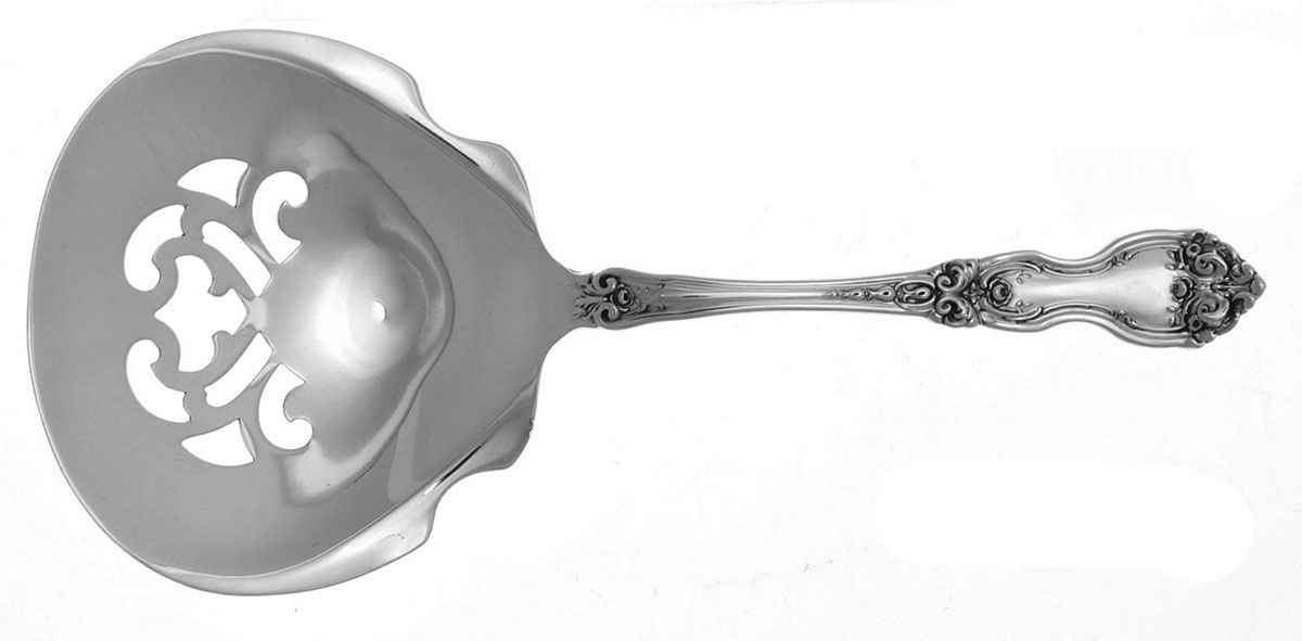 La Reine (Sterling, 1921, No Monograms) Solid Bon Bon Spoon with Pierced Bowl by Wallace Silver-1