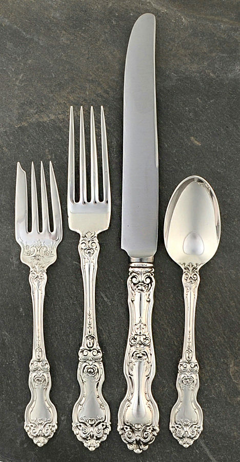 La Reine (Sterling, 1921, No Monograms) 4 Piece Dinner Size Setting by Wallace Silver-1