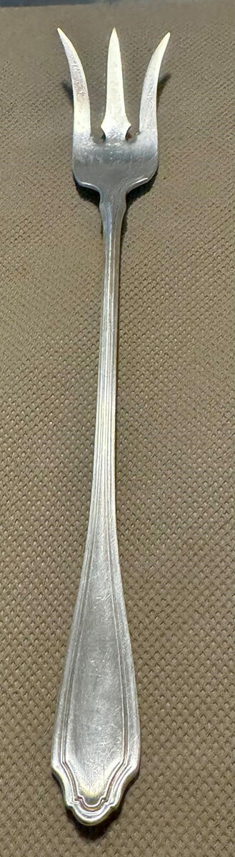 Marquette (Silverplate, 1911) Large Lettuce Serving Fork by Wallace Silver-1
