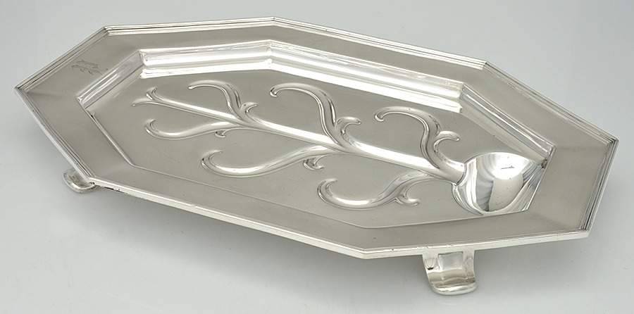 Silverplate Hollowware 18" 4 Toed Meat Platter with Well by Wallace Silver-1