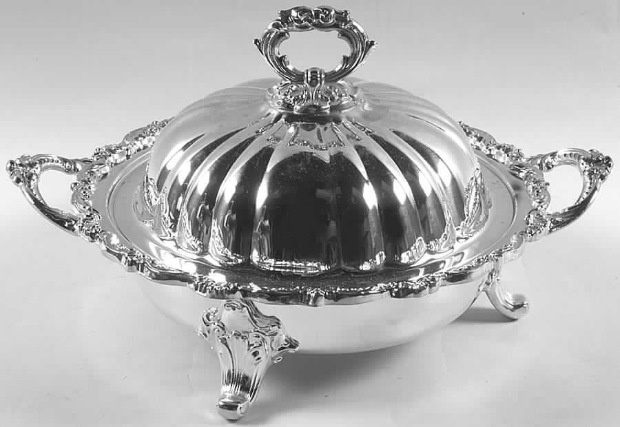 Royal English (Silverplate, Hollowware) Plated Round Covered Vegetable Bowl by Wallace Silver-1