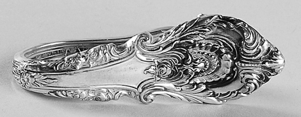Sir Christopher (Sterling) Napkin Clip by Wallace Silver-1