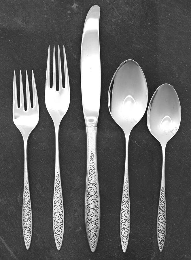 Spanish Lace (Sterling, 1964) 40 Piece Estate Set by Wallace Silver-1