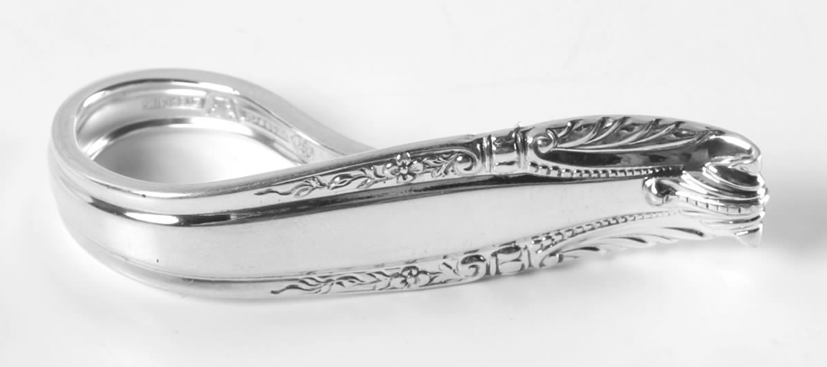 Stradivari (Sterling, 1937, No Monograms) Napkin Clip by Wallace Silver-1