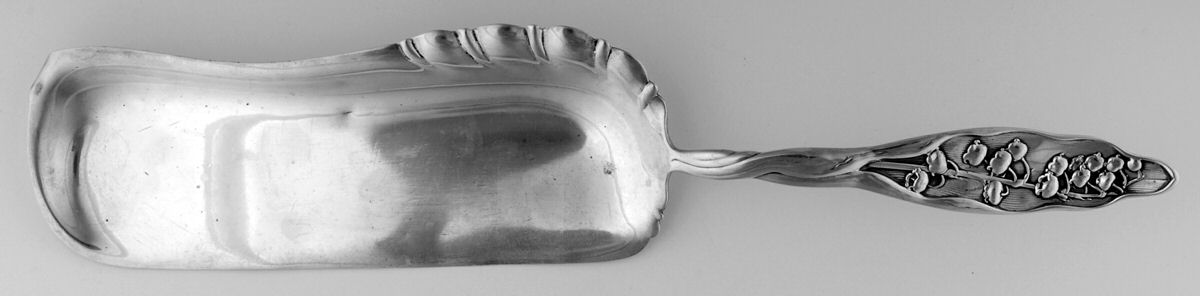 Lily of The Valley (Sterling, 1885, No Monograms) Large Flat Handle Crumb Knife/Crumber by Whiting Manf Co-1