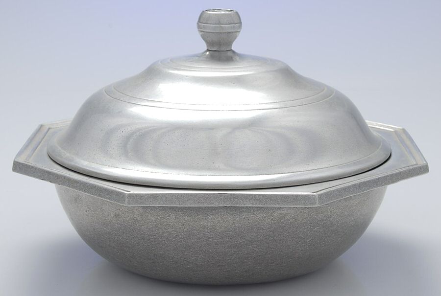 Colonial (Armetale, Hollowware) 2 Quart Round Covered Casserole by Wilton Armetale-1